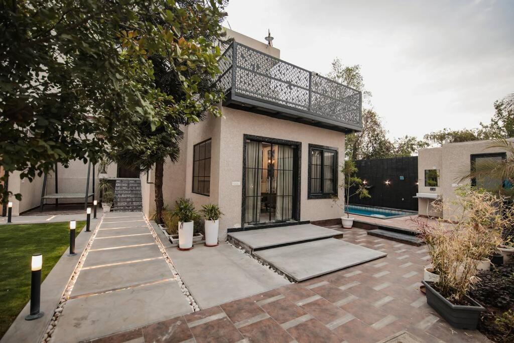 Saiba Outhouse- 4 Bed Room- Pool- Theatre- Partyhall- Garden & Terrace Sitting Area Jaipur Luaran gambar