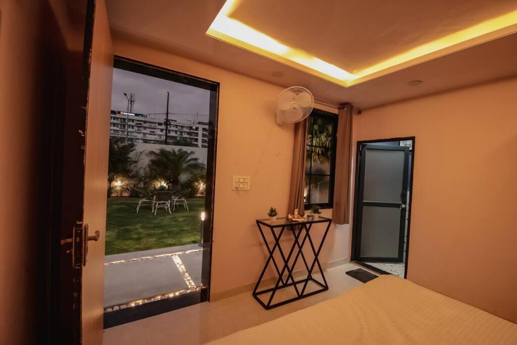 Saiba Outhouse- 4 Bed Room- Pool- Theatre- Partyhall- Garden & Terrace Sitting Area Jaipur Luaran gambar