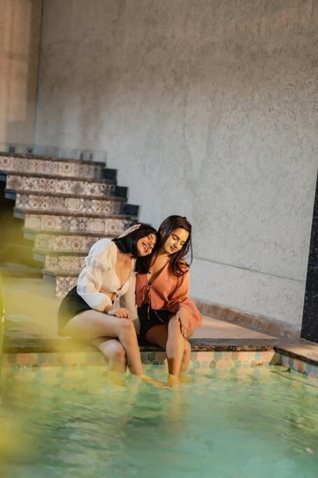 Saiba Outhouse- 4 Bed Room- Pool- Theatre- Partyhall- Garden & Terrace Sitting Area Jaipur Luaran gambar