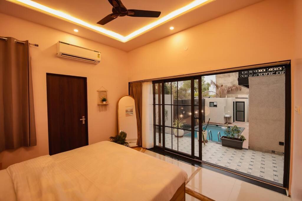 Saiba Outhouse- 4 Bed Room- Pool- Theatre- Partyhall- Garden & Terrace Sitting Area Jaipur Luaran gambar