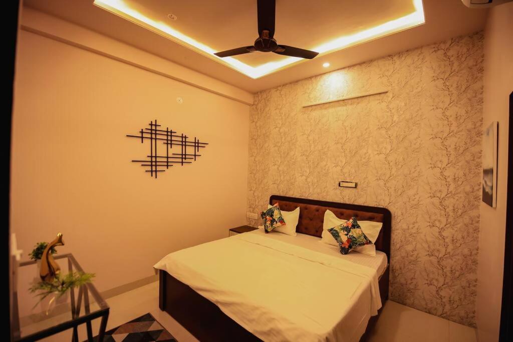 Saiba Outhouse- 4 Bed Room- Pool- Theatre- Partyhall- Garden & Terrace Sitting Area Jaipur Luaran gambar