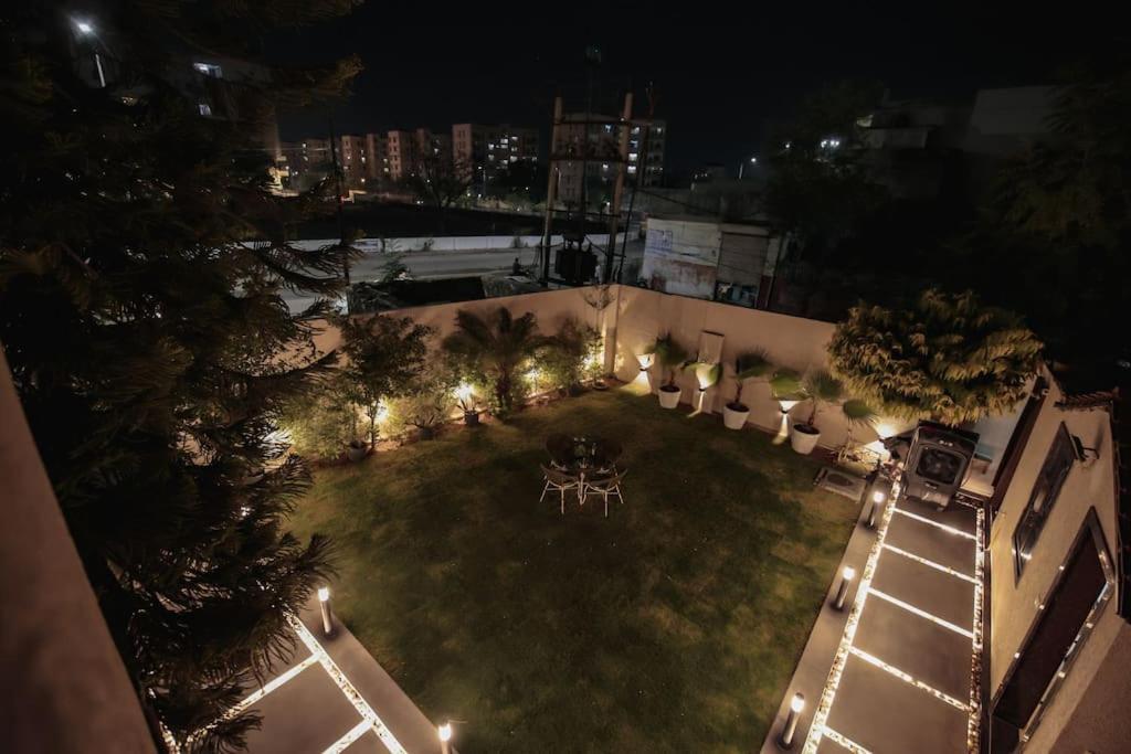Saiba Outhouse- 4 Bed Room- Pool- Theatre- Partyhall- Garden & Terrace Sitting Area Jaipur Luaran gambar