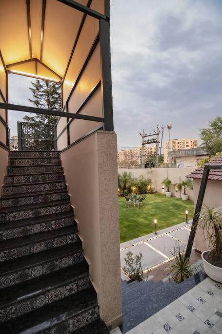 Saiba Outhouse- 4 Bed Room- Pool- Theatre- Partyhall- Garden & Terrace Sitting Area Jaipur Luaran gambar